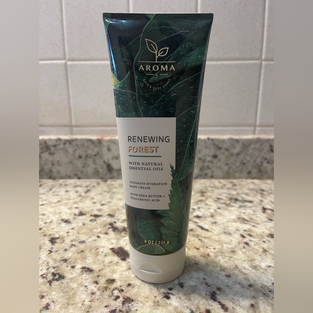 Bath & Body Works | Renewing Forest Body Cream | Full Size